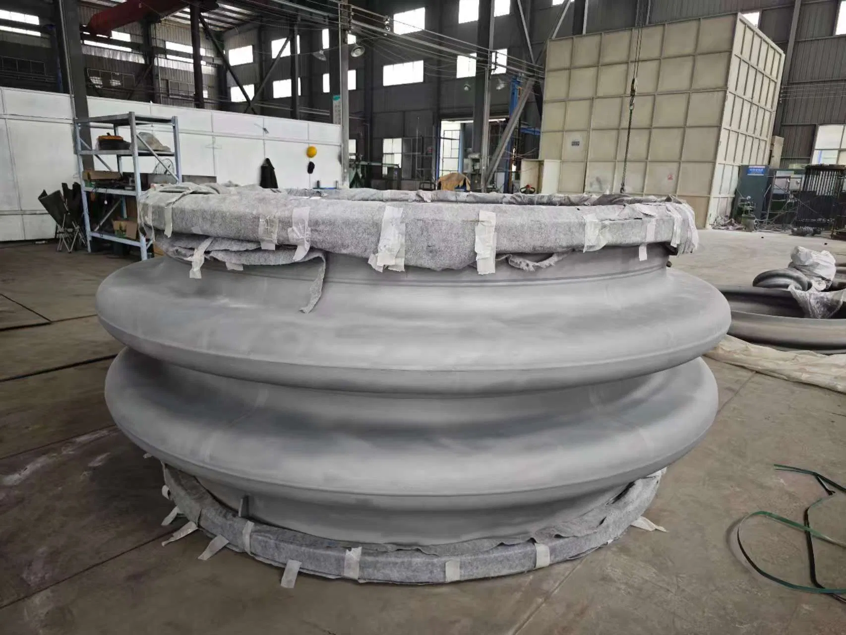 Thick Wall Multi-Stage Silicon Cold Oxidation Reactor Outlet Heat Exchanger Expansion Joint