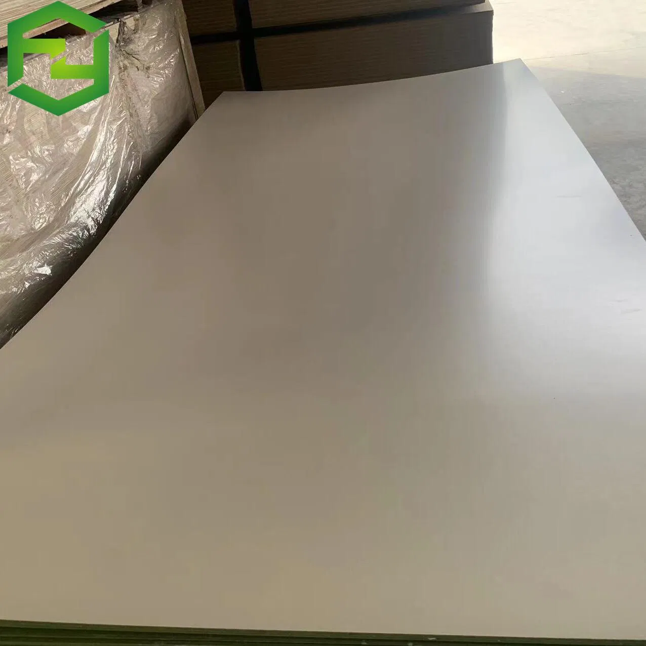 High Gloss 9/15/18mm Melamine MDF White Faced Laminated Melamine MDF Board