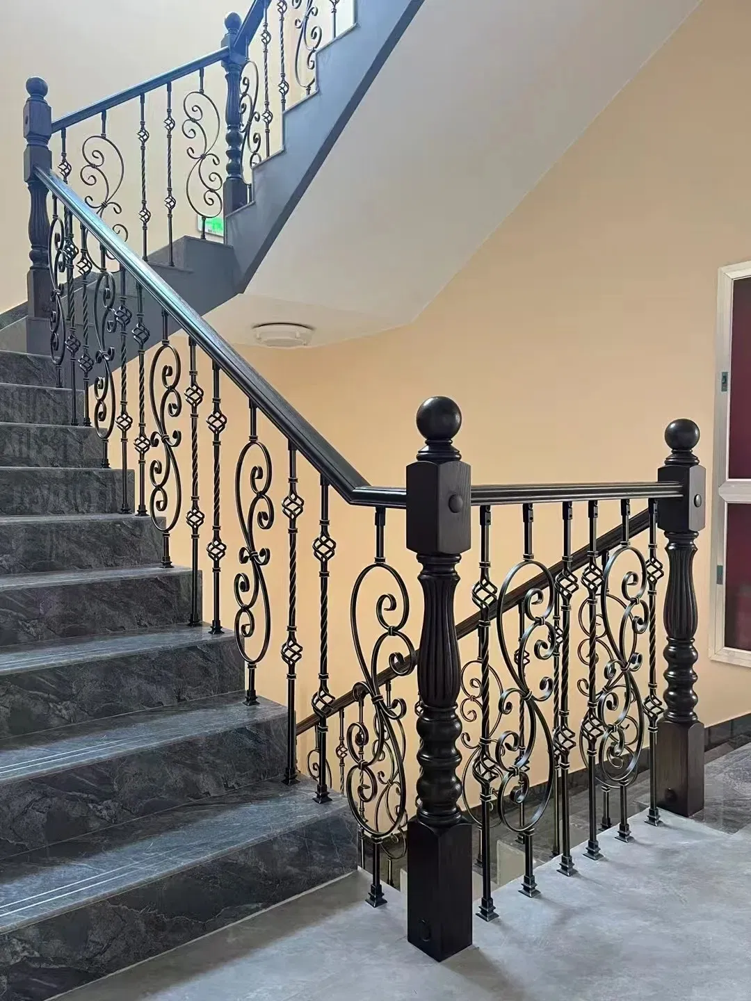 Iron Balusters Elegant Staircase Durable Material Metal Stair Railing Wrought Iron Balustrades