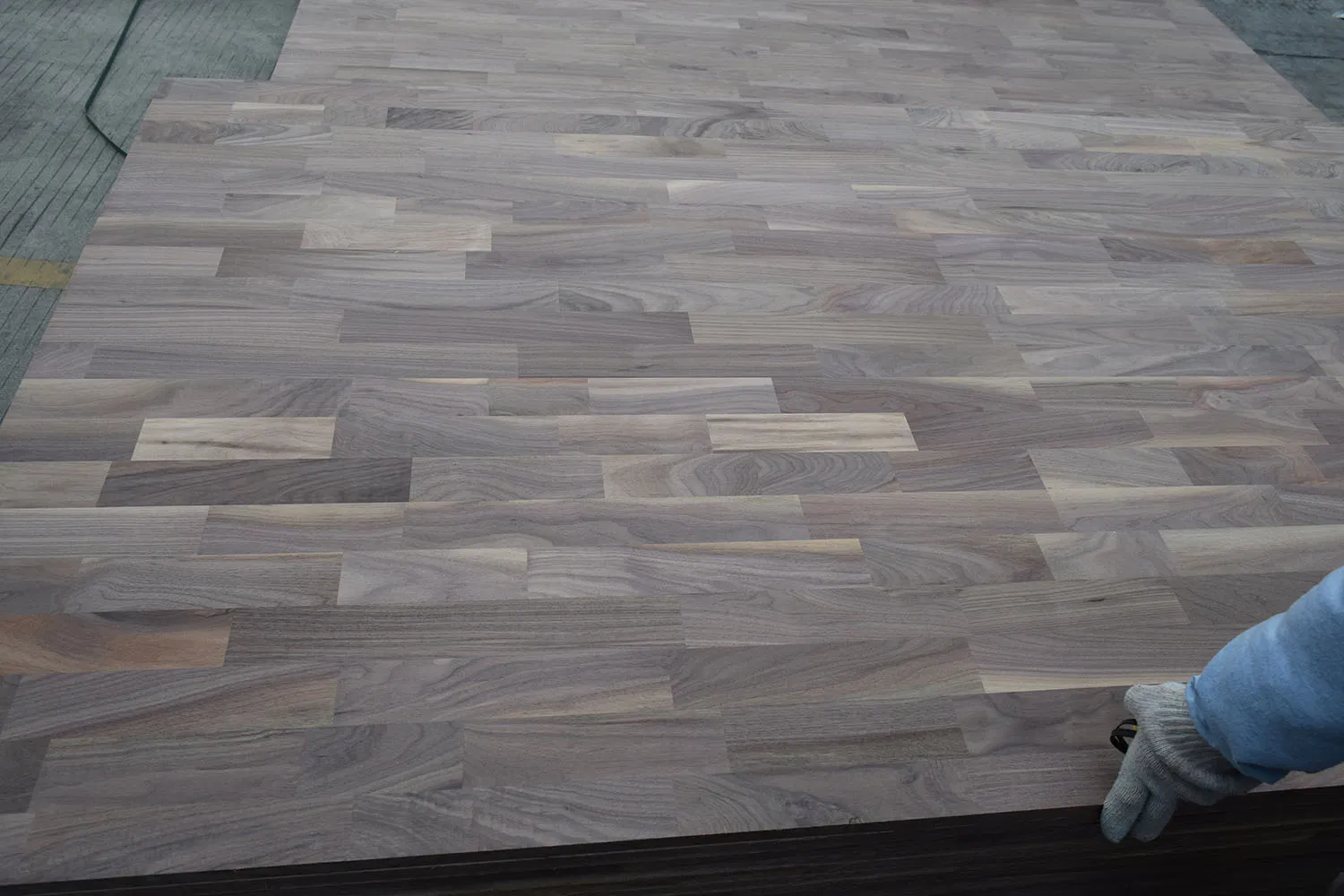 American Walnut Finger Joint Board for Furniture (Vertical)