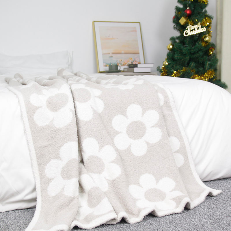 Плед вязаный 50x60 см, микрофибра, коричневый с цветами