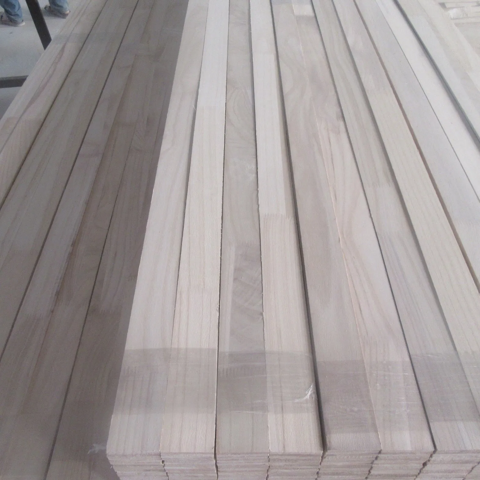 Factory Wood Finger Jointed Board Paulownia Pine Poplar board