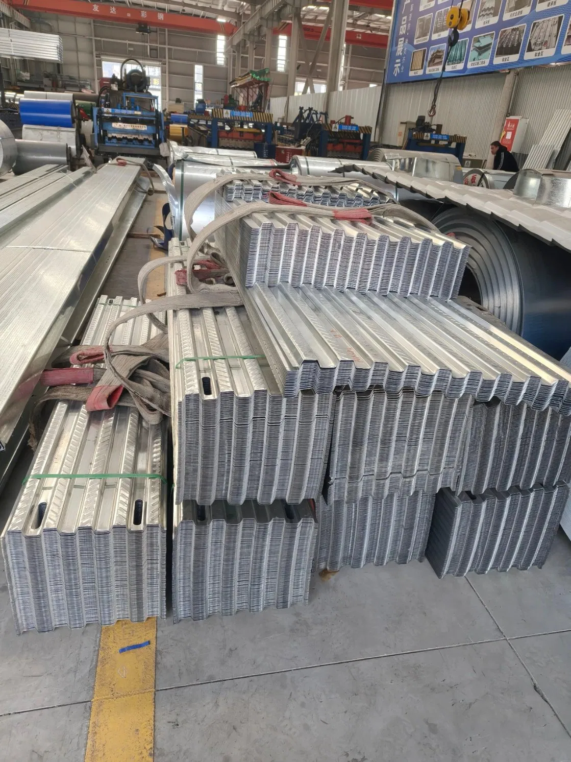 High-Quality Color Coated Steel Sheets for Roofing and Wall Cladding, Durable, Customizable, with Reliable Corrosion Resistance.