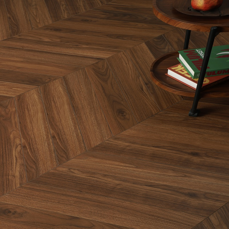 Ламинат 18мм под темное дерево, коммерческий