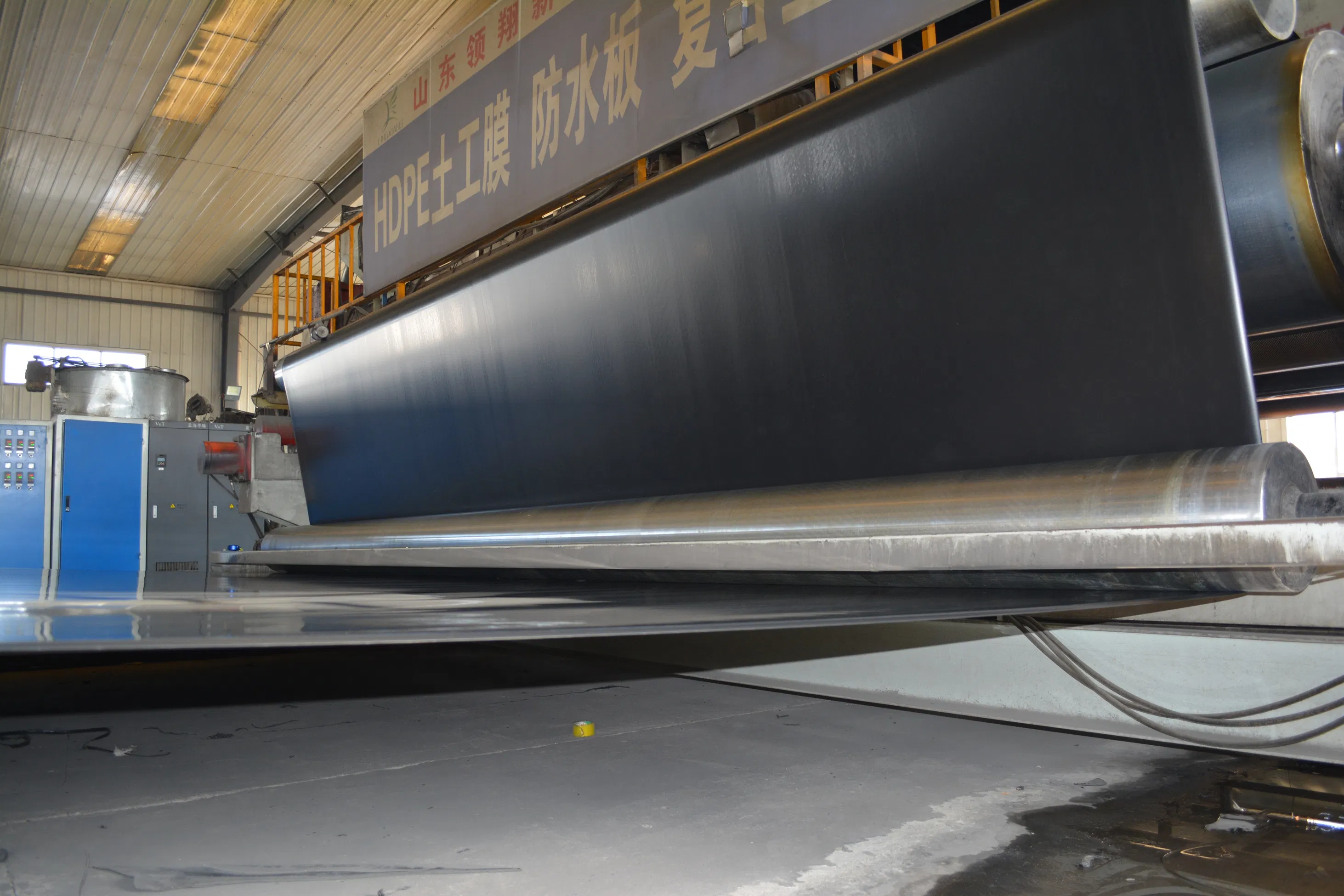 China Factory Cheap EPDM Pond liner Concrete Blanket Black White Gree Colorn Pond Liner Customizable Thickness Textured and Smooth HDPE Geomembrane Liner