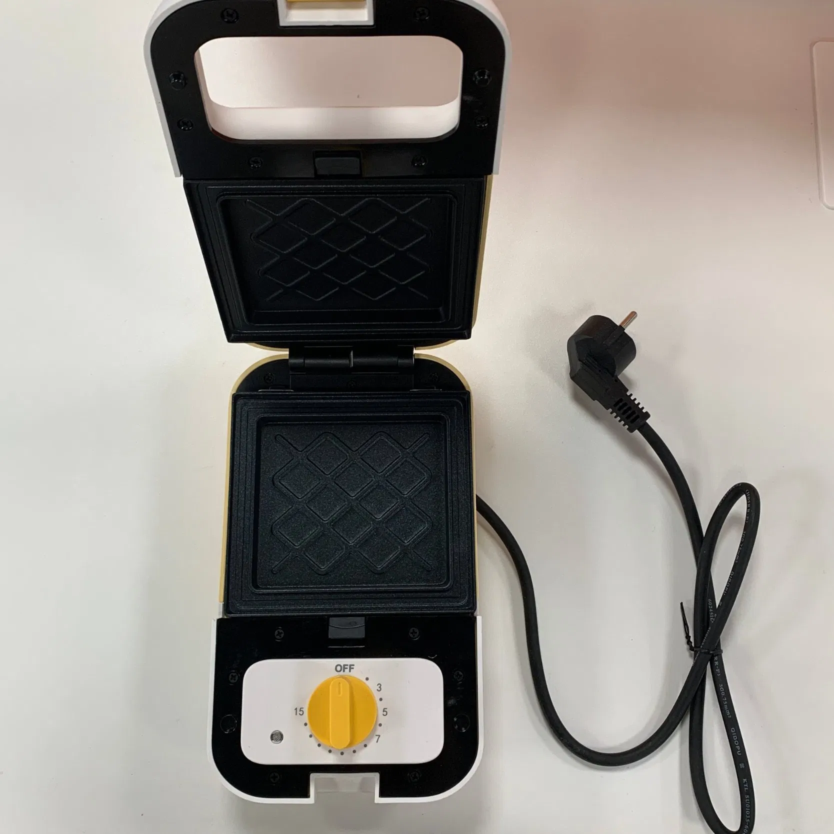 Timing Device Mini Snack Cake Maker with Optional Waffle Donut Sandwich Plate