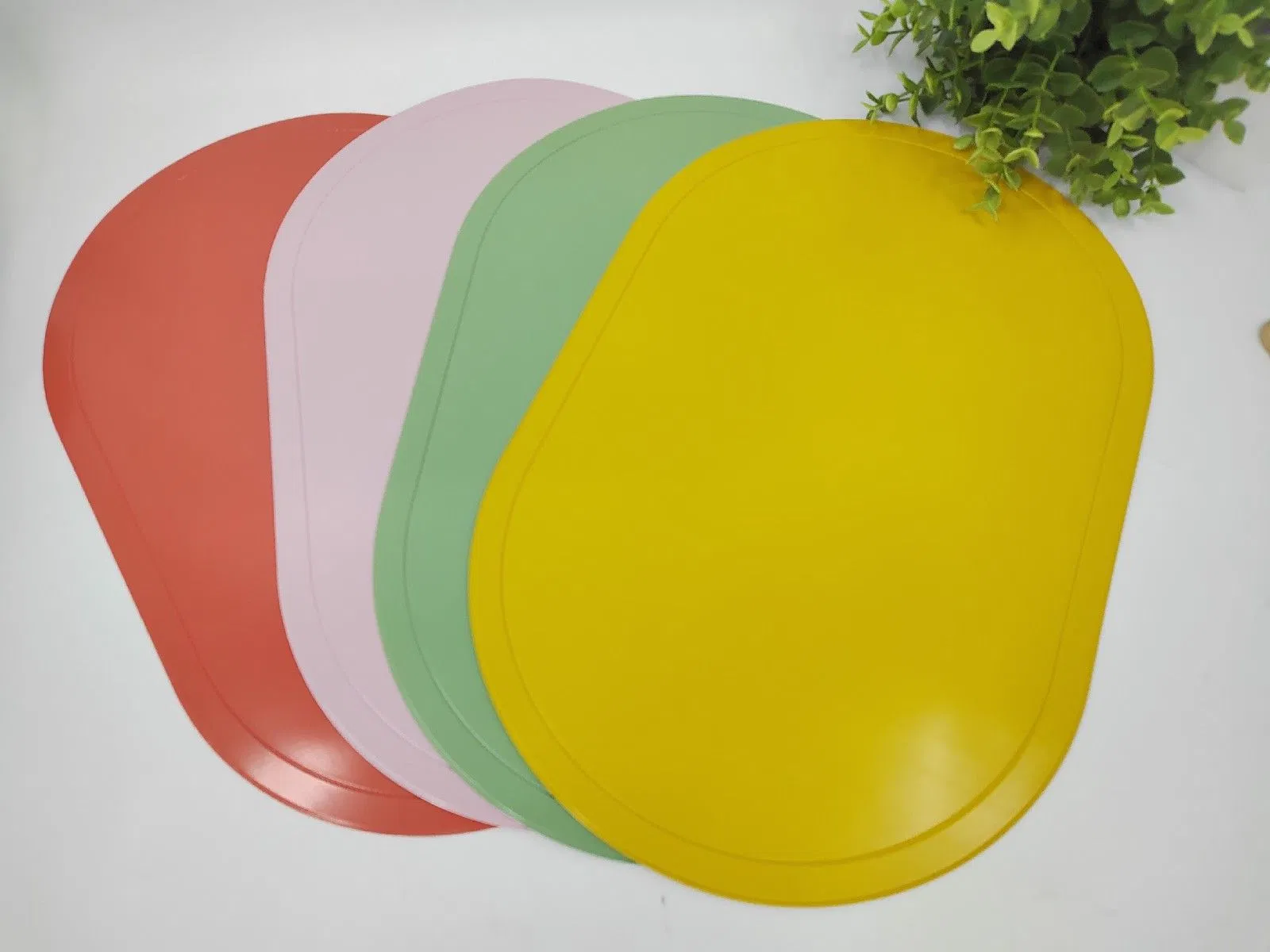 Eco-Friendly Multi-Color PVC Table Mats for Dining Rooms