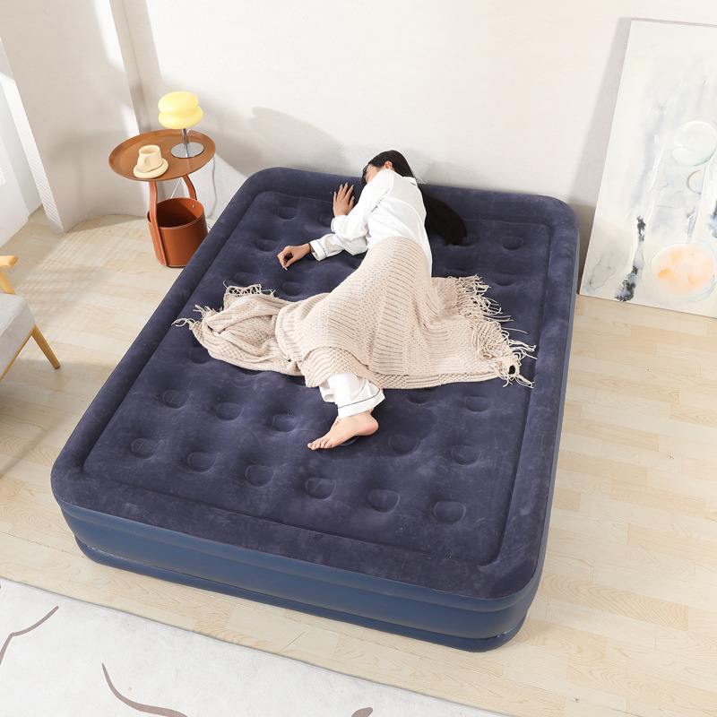 Матрас надувной складной самонадувающийся с насосом для дома и кемпинга