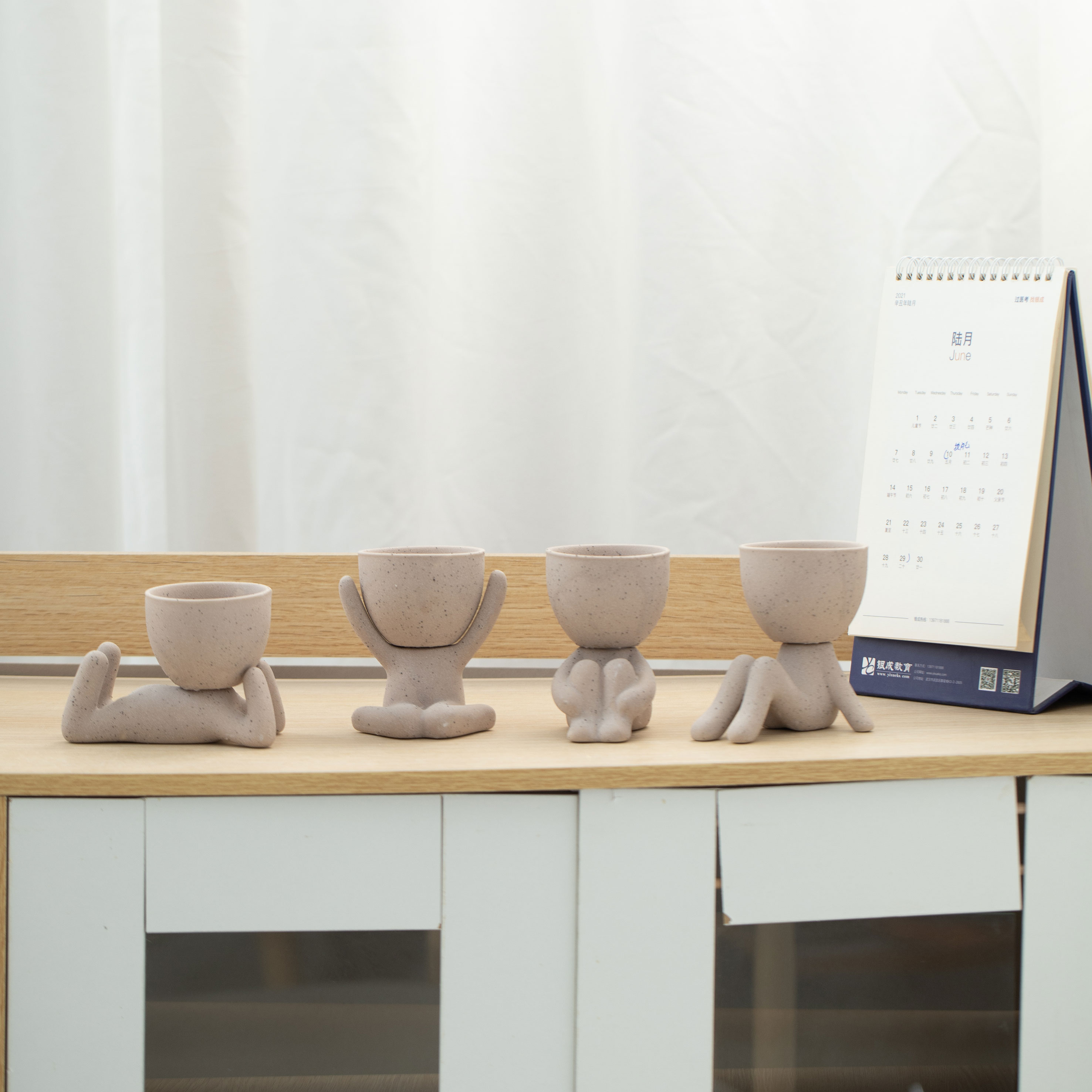 Горшки керамические миниатюрные уличные