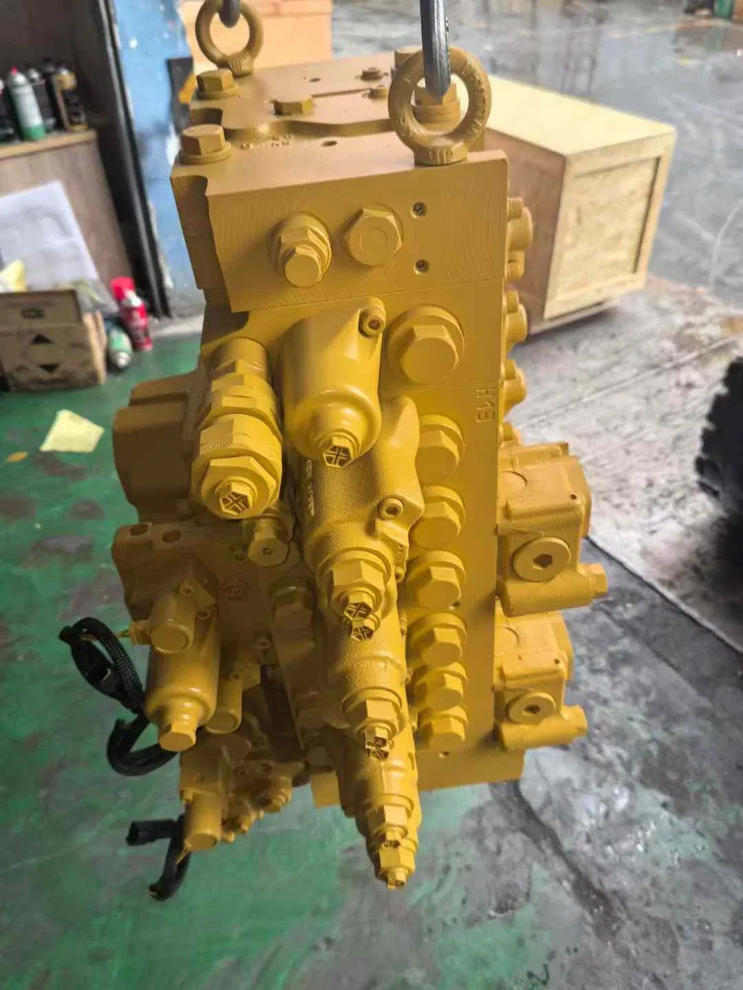 Распределительный узел Komatsu PC210-10
