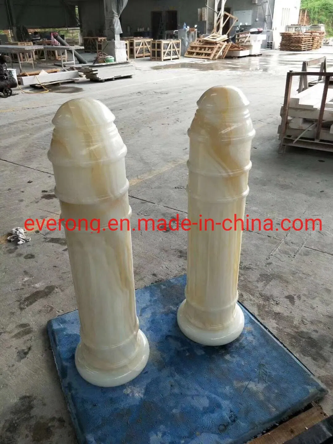 High Polished Onyx Marble Pillar or Column for Interior Room Decoration