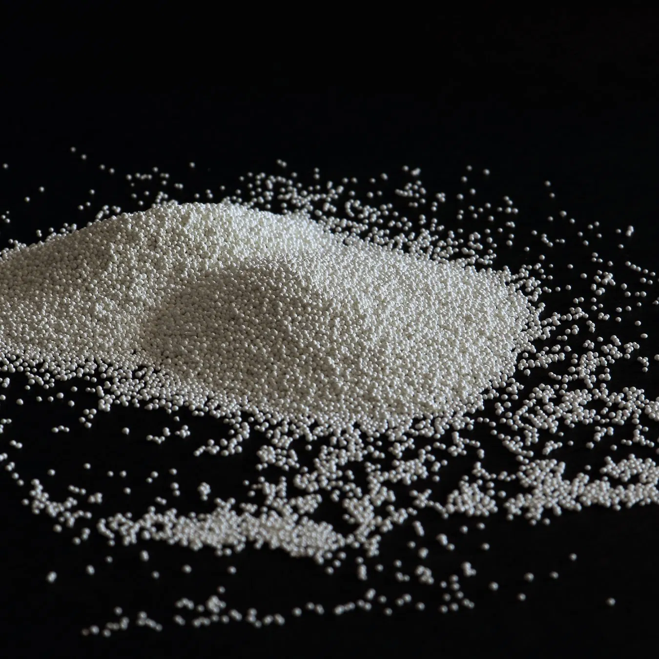 High Alumina Blasting Ceramic Grinding Media Packing Beads Ceramic Ball Beads for Paint/Mining Procurement/Polishing