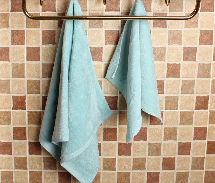 Soft Cotton Bath Towel Set with Embroidered Logo Solid Color for Adults