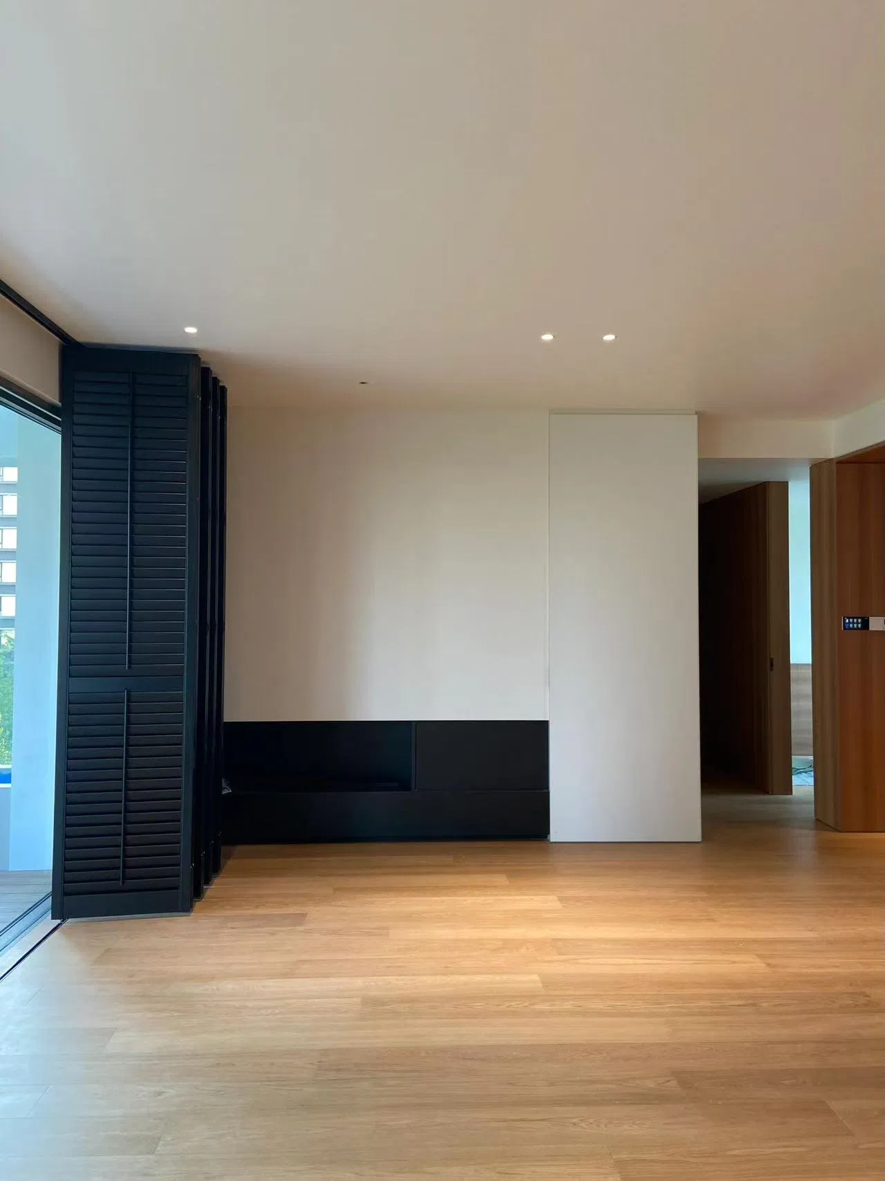 Factory Direct Supply Modern Style Hinged Bi-Folding Shutter for Window Plantation Shutters
