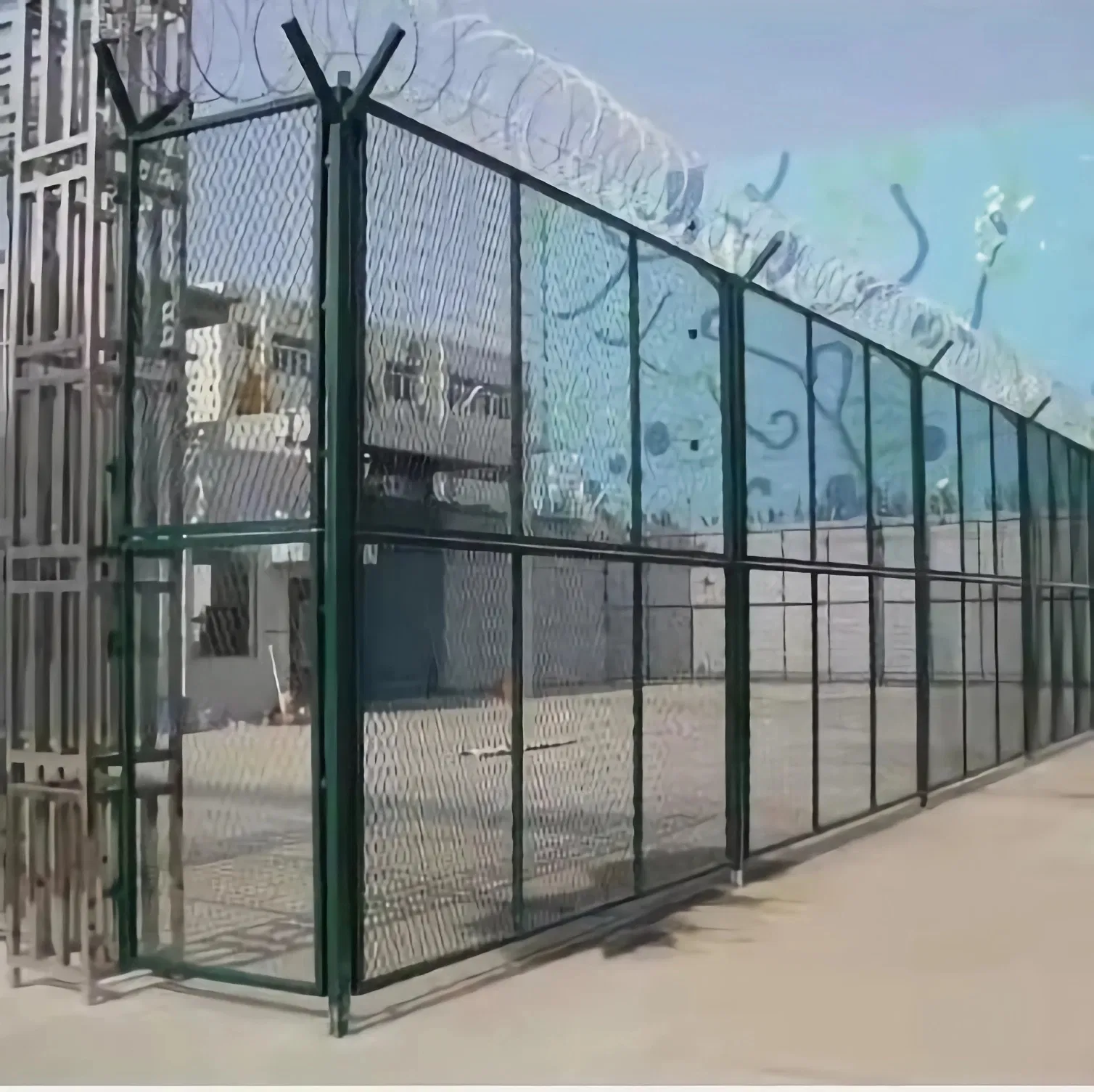 Fence Waveform Guardrail 20m Roll Chain Link Fence in PVC Galvanized Iron Wire Mesh for Farms and Highway