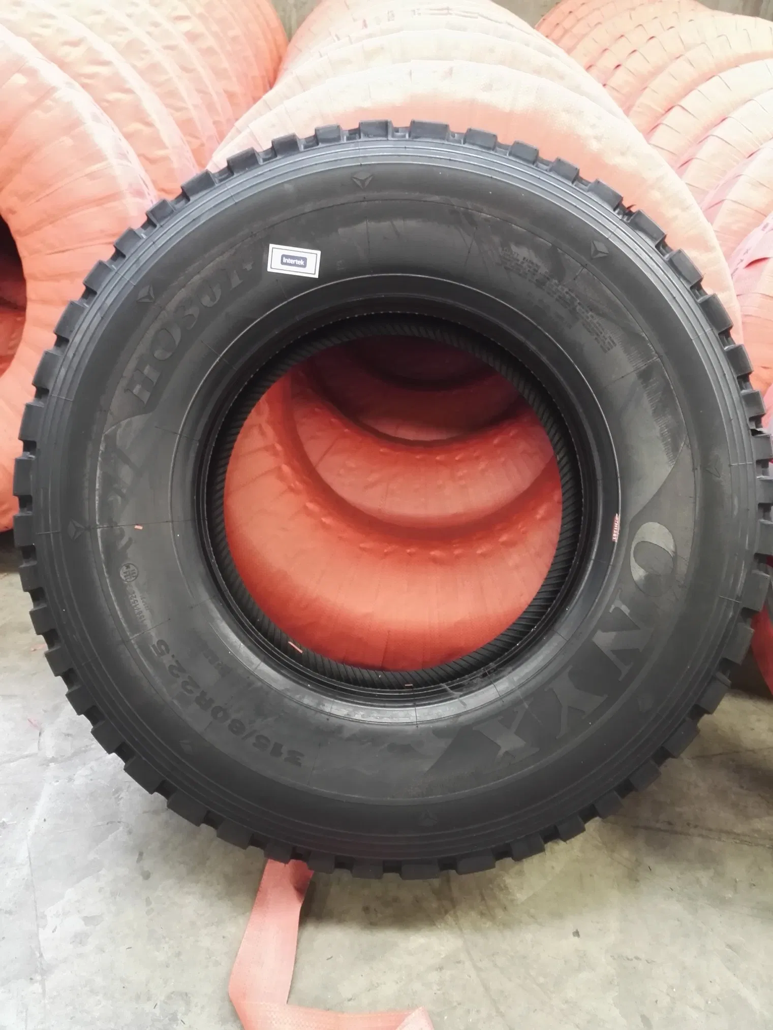 Шина грузовая Onyx 11R22.5 315/80R22.5 12.00R24