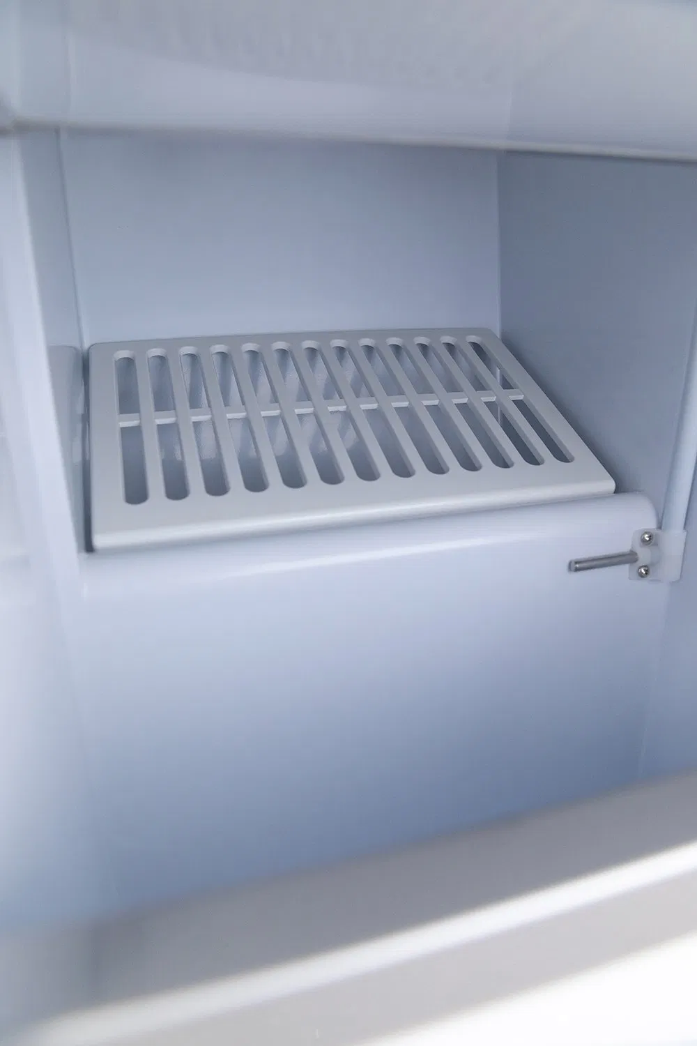 Ice Maker Machine Produces Slow Melt Crystal Clear Ice Cubes