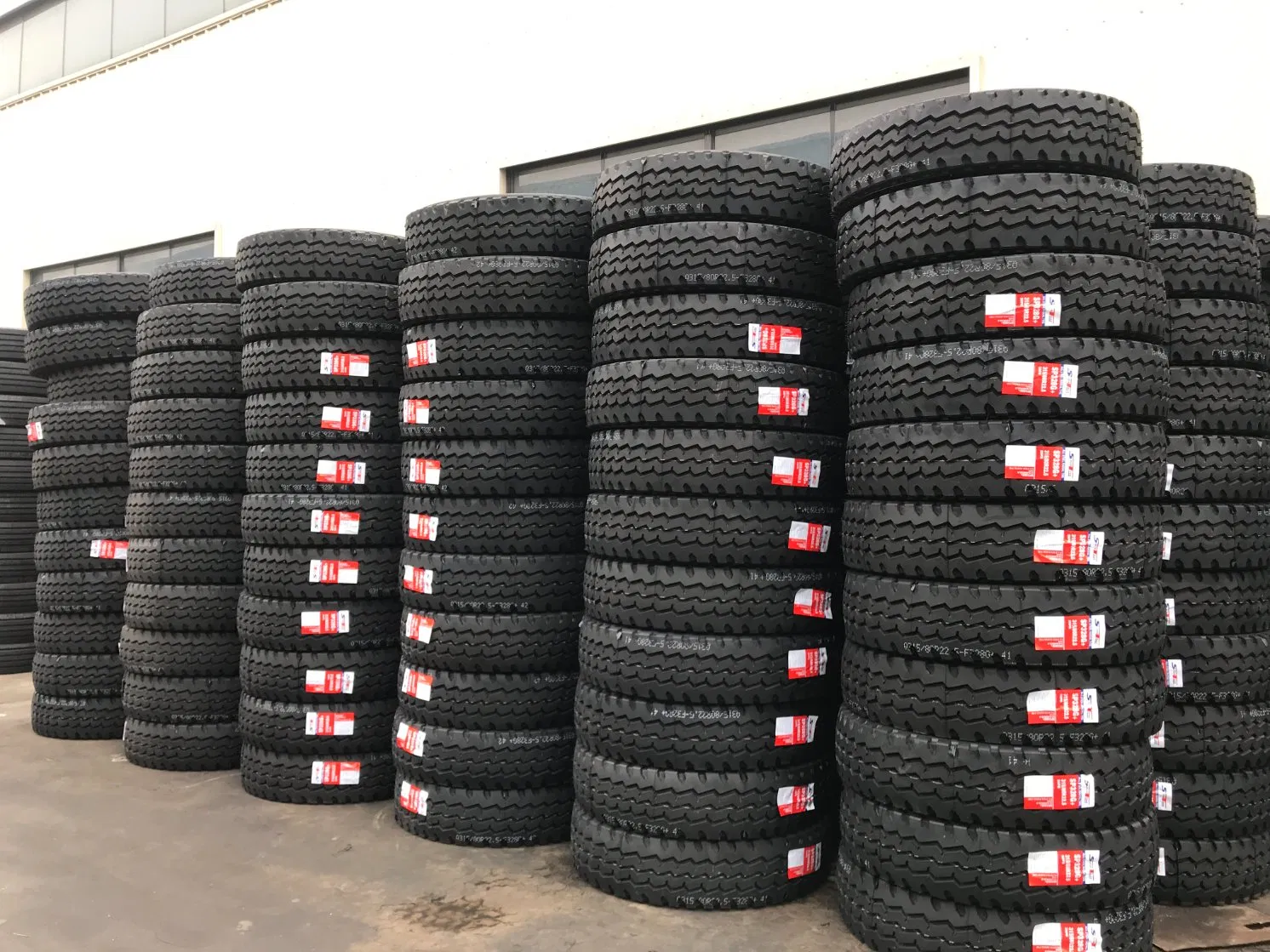 Sportrak 23.5R25 Off-the-Road Radial Tubeless Tyre