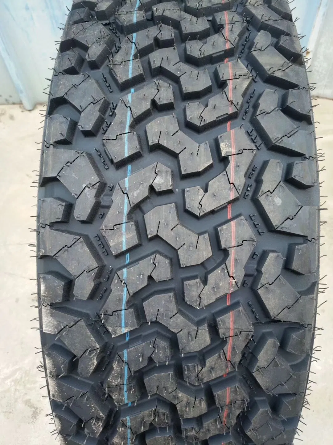 Шины внедорожные всесезонные ROYO White Letter M/T