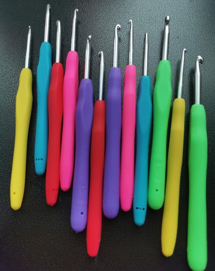Colorful TPR Aluminum Crochet Hook, Hand Crochet Hook, Metal Hook for Hand Use DIY Enthusiasts