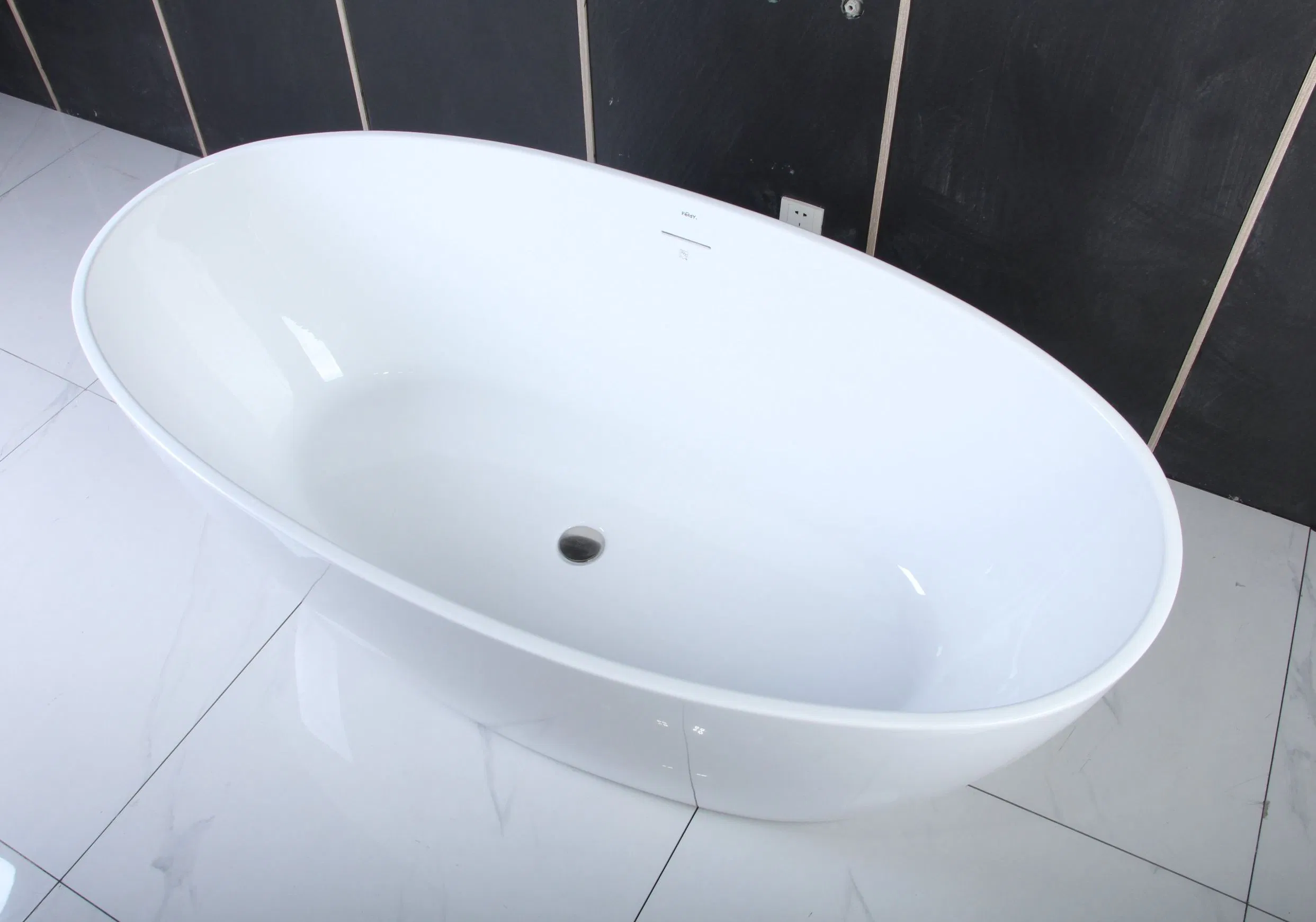 Овальная акриловая ванна для взрослых Waltmal