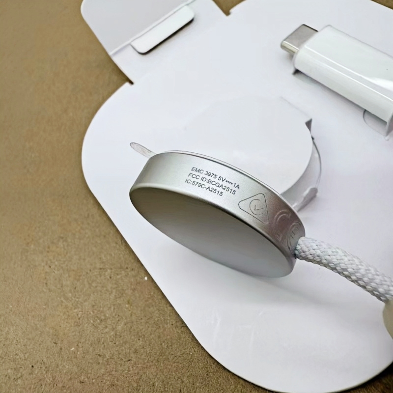 Магнитный кабель для быстрой зарядки Apple Watch