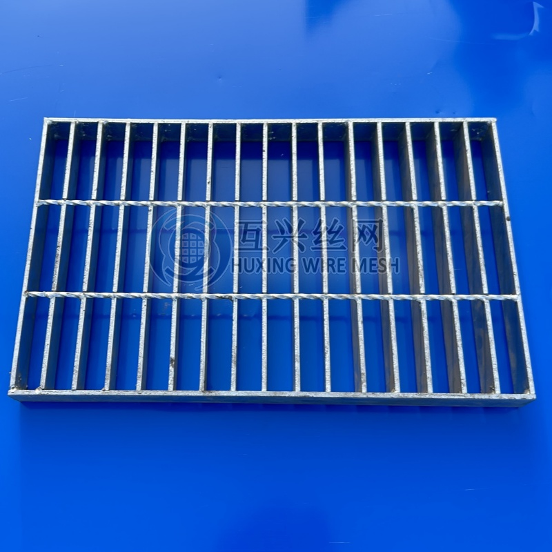 Long-Lasting Performance Steel Grating Heavy Duty Sidewalk Trench Drain Cover for Enhanced Water Management Efficient Drainage Solutions
