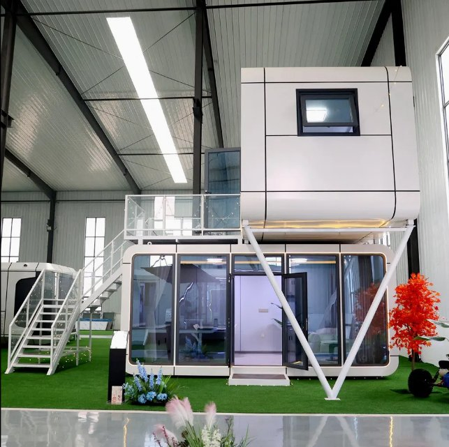 Mobile Container Hotel Prefabricated Futuristic Capsule House for Touring Prefab House