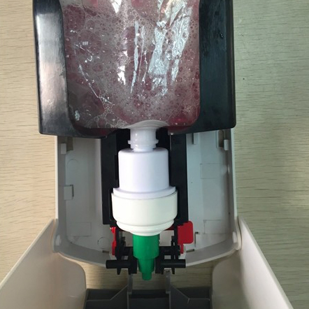 Настенный дозатор для жидкого мыла с лотком