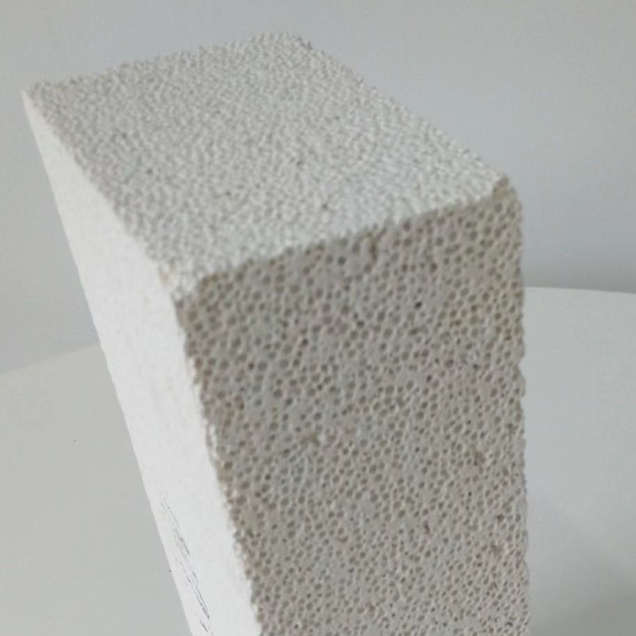 Environmentally Friendly Lightweight Mullite Bricks for Blast Furnaces