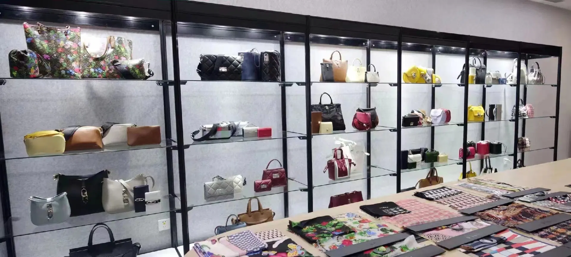 Light Weight and Simple Truss Holder Hanging Display Shelf Display Stand