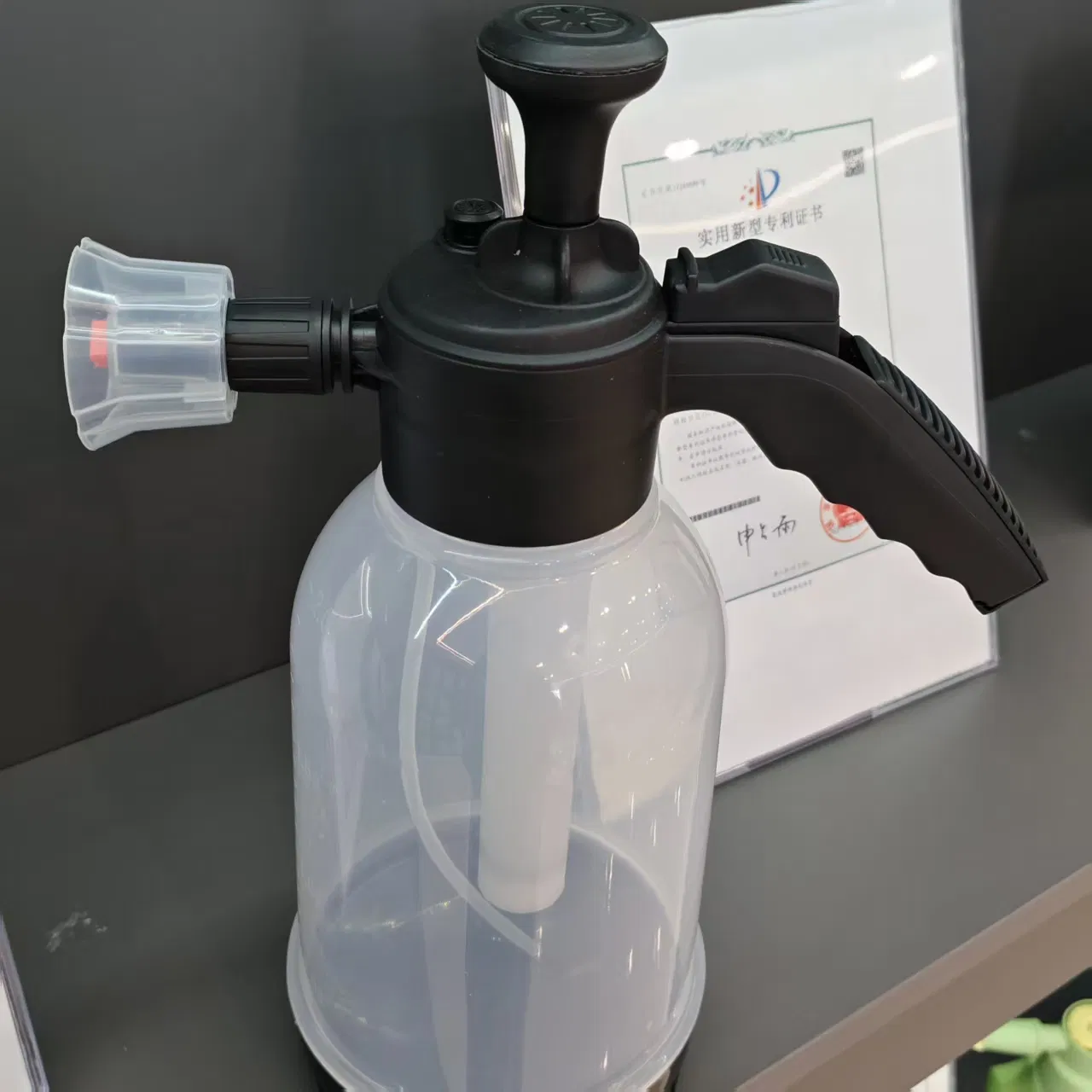 Multi-Function Manual Sprayer Garden Watering Can for Flowers