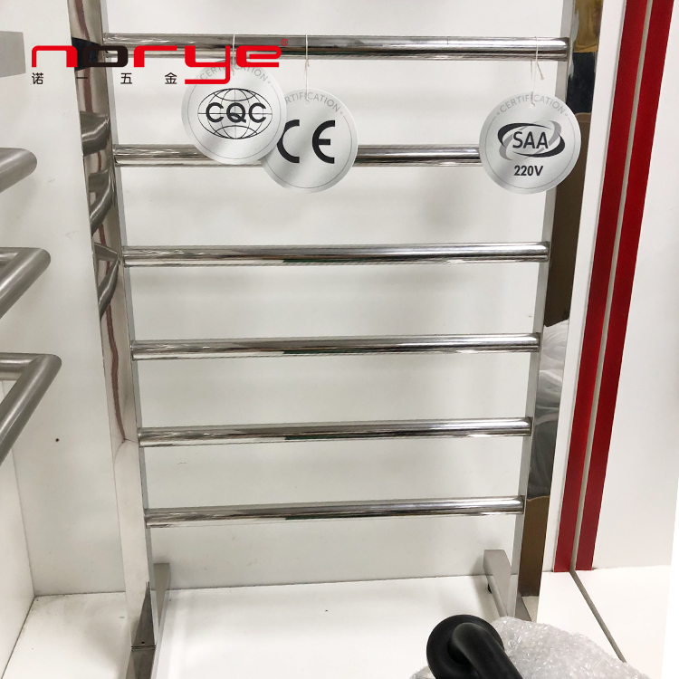 Напольный подогреваемый полотенцесушитель