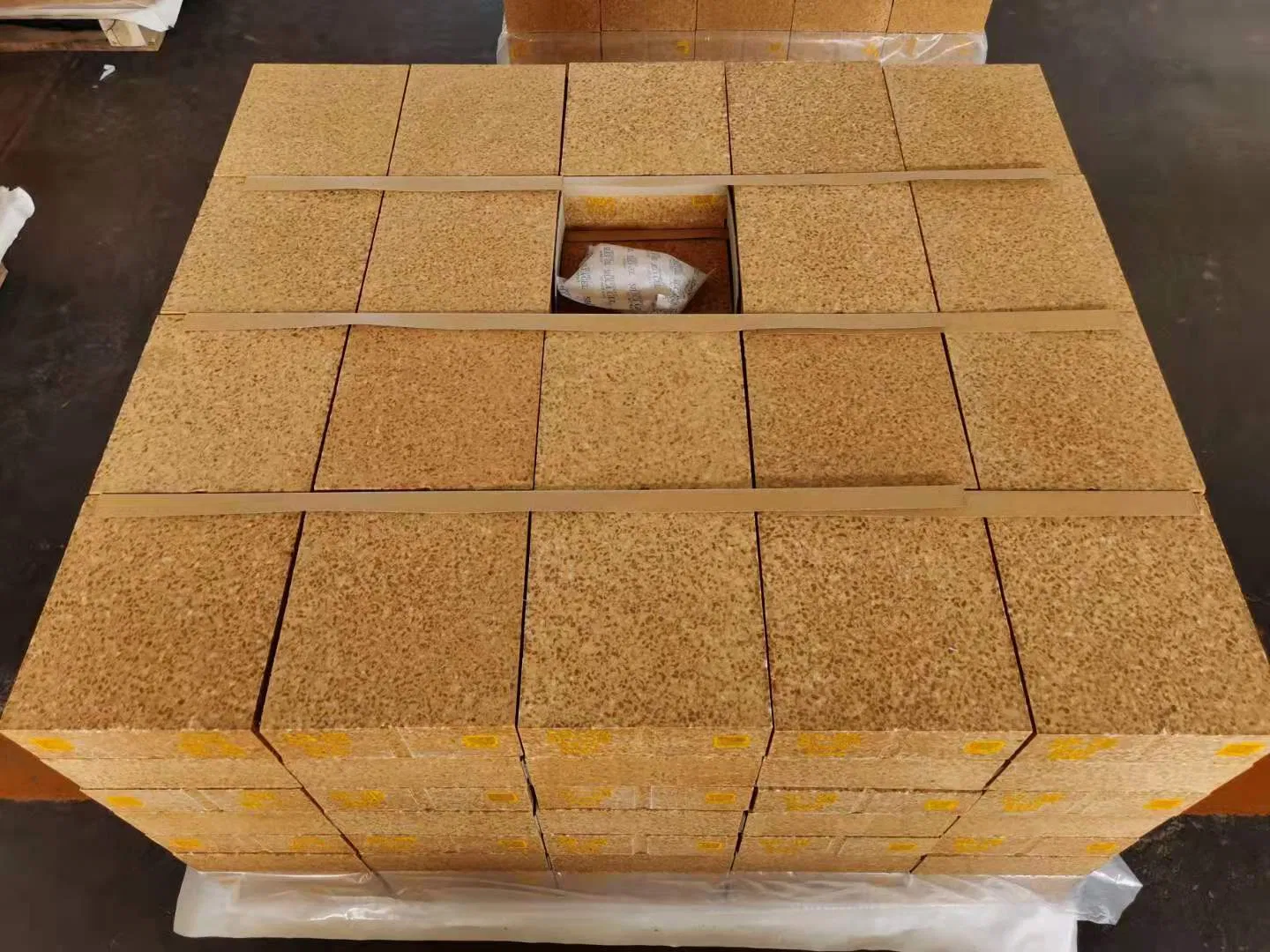 Магнезито-шпинельный кирпич MLJ85 для вращающихся печей