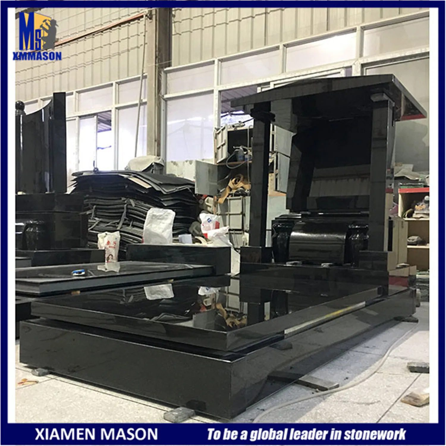 Western Style Black Granite Tombstone with Pillar Sculptures