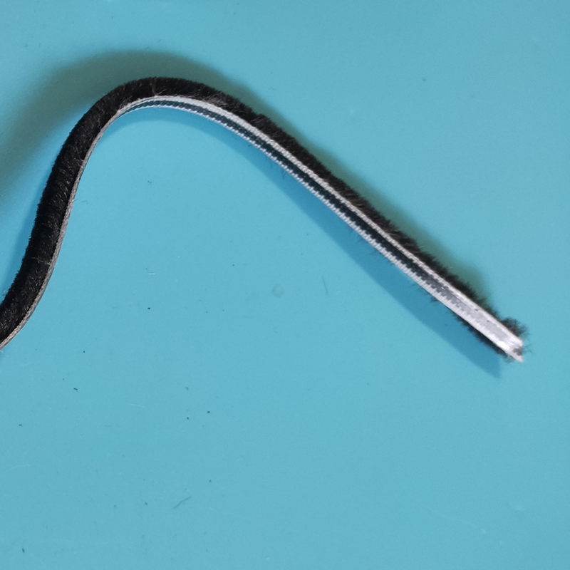 EPDM Rubber Polyester Fiber Door/ Window Weather Seal Strip