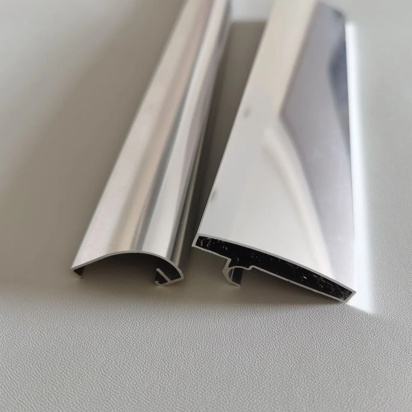 Bright Black Anodized Mirror Polishing Aluminum Profile with Finished Machining Anti Scratch