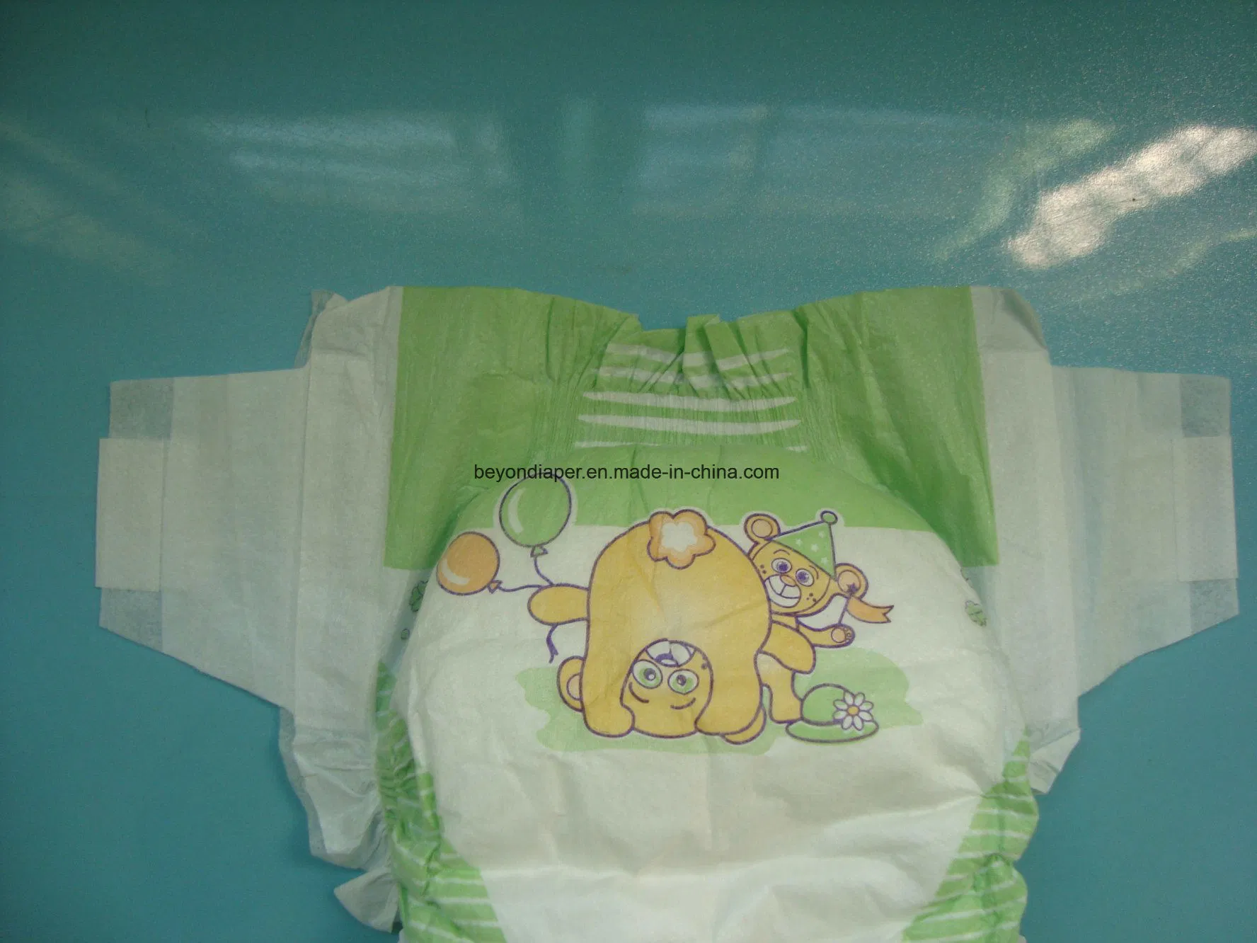 Economical Disposable Diaper High Grade Anti Leak Absorbent Baby Diaper in Top Quality