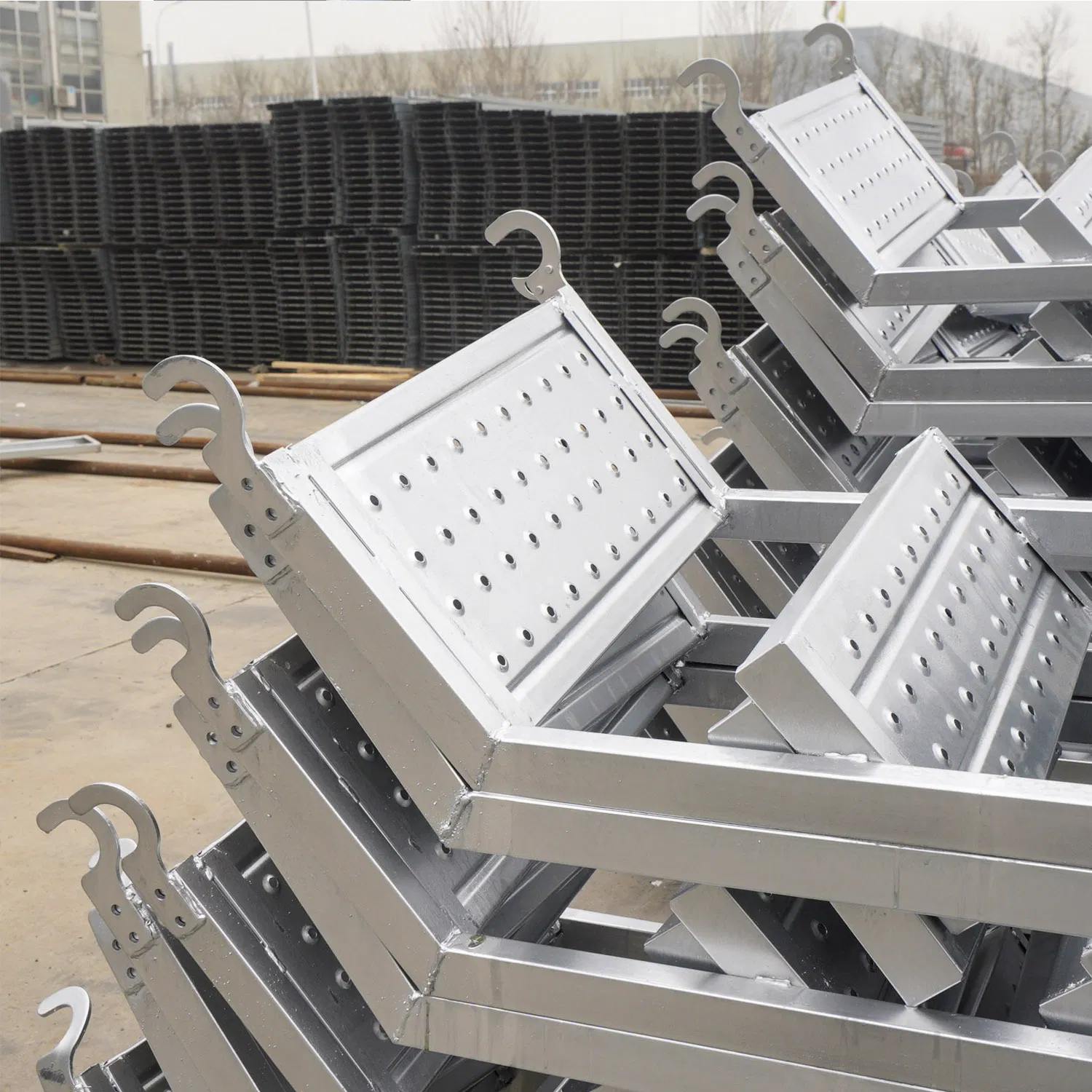 Pre-Galvanized Cheap Scaffolding Staircase Steel Climb Step Metal Ladder Scaffold for Construction