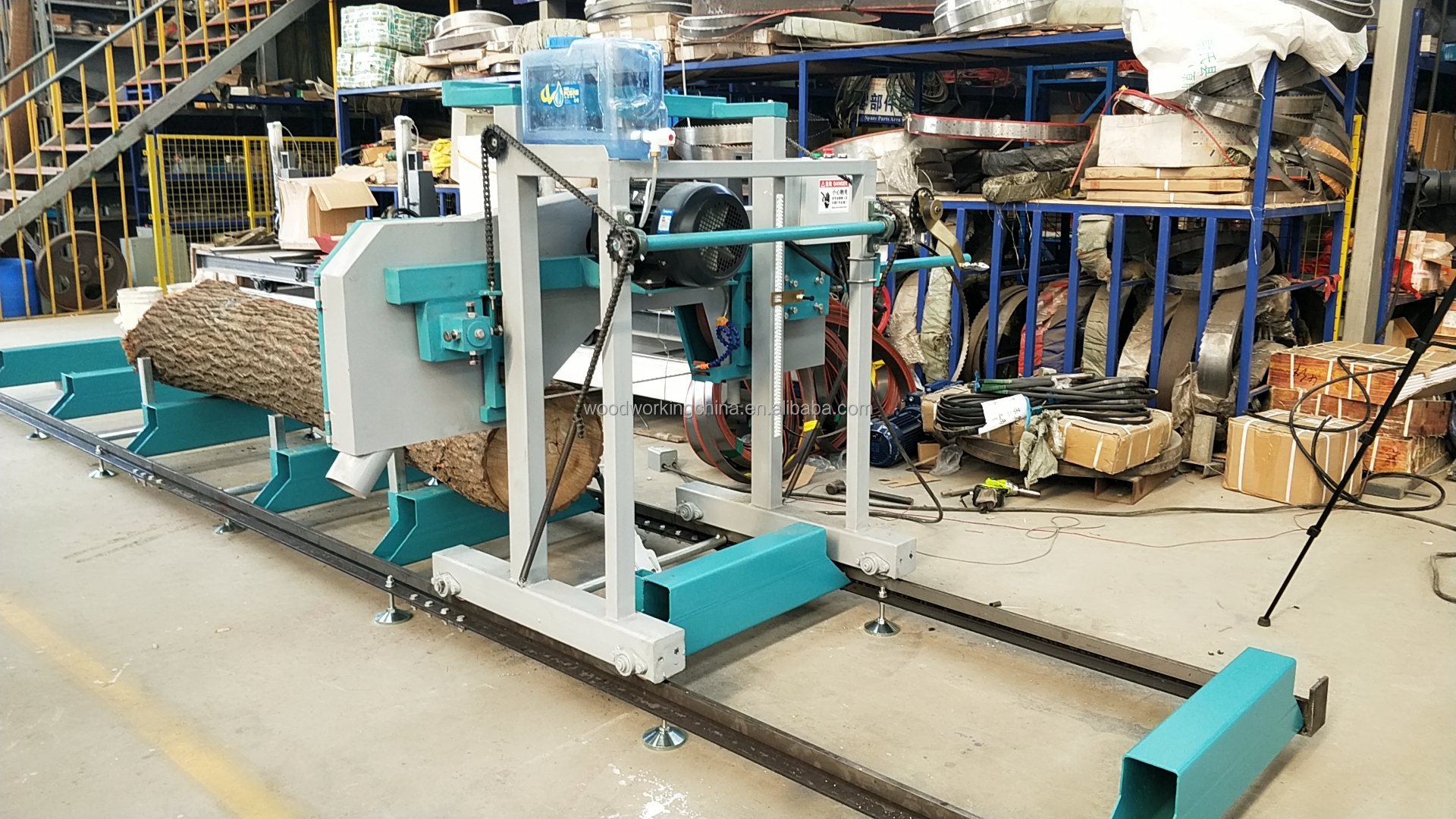 Ленточная пила портативная газовая с прицепом RS31G