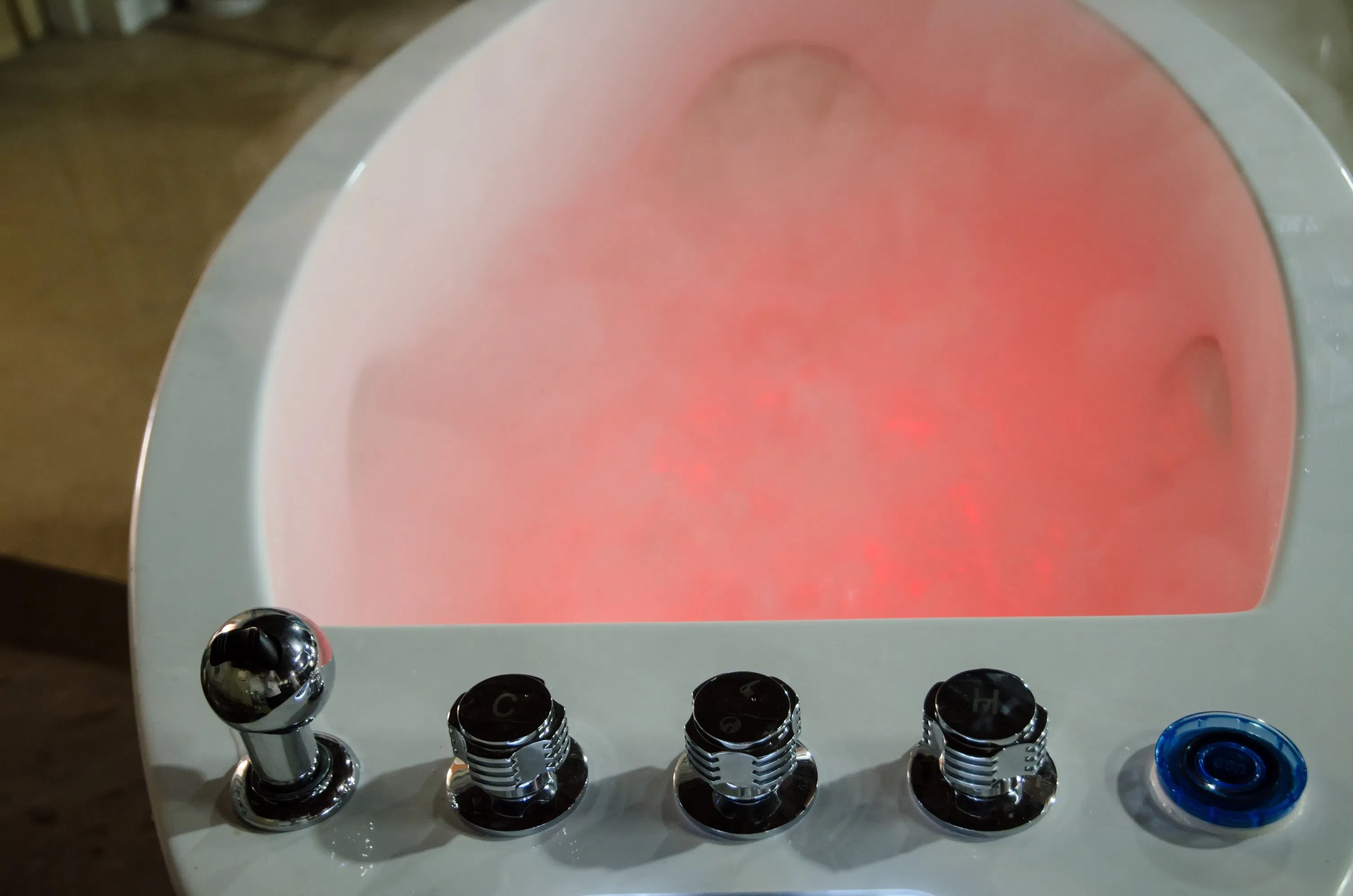 Овальная акриловая ванна Lovely Design