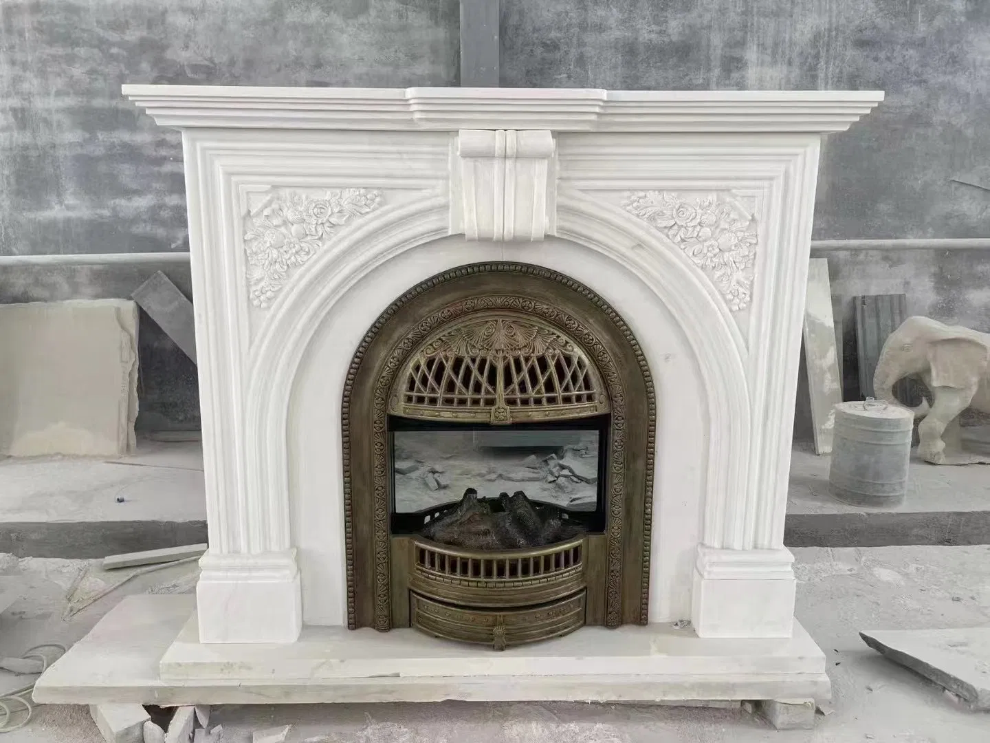 Interior Decoration White Marble Carved Stone/Slate/Marble/Granite/Limestone Figure Sculpture Marble Fireplace/Stove