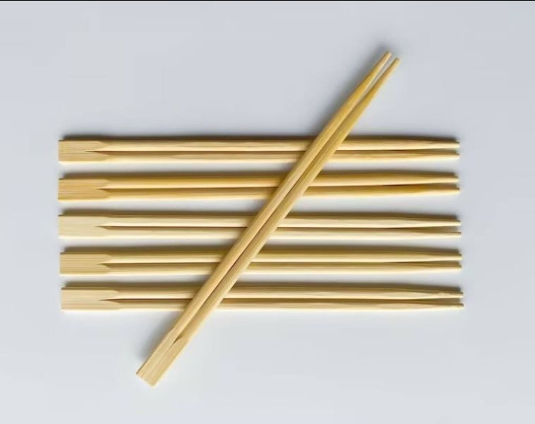 Best-Selling Disposable Primary-Color Bamboo Chopsticks Are Biodegradable.