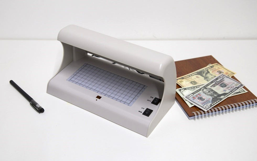 DC-109B1W-4 Electronic Plastic Money Detector Counterfeit and Fake Money Detection with Light Feature