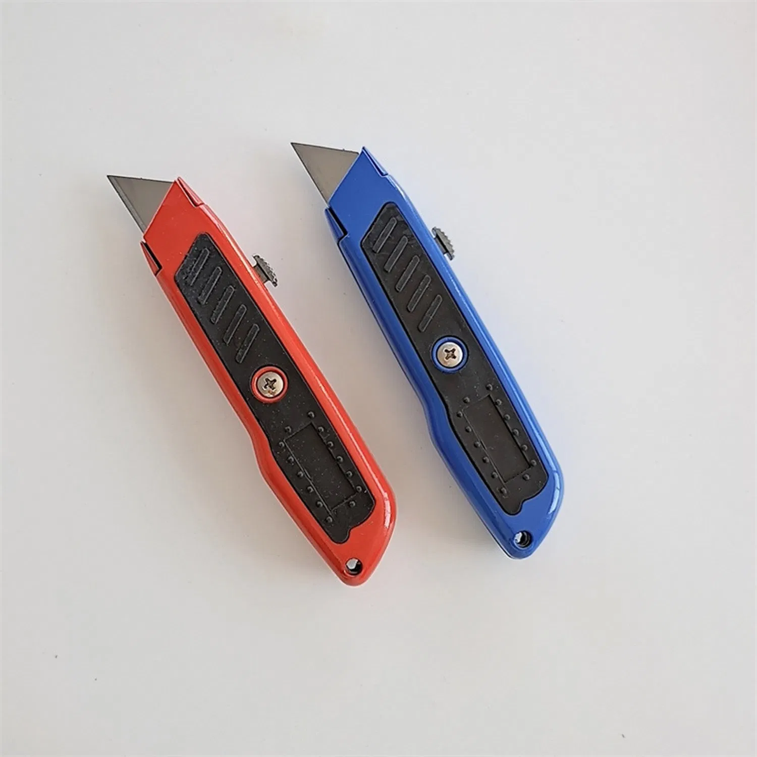 Профессиональный выдвижной нож-резак для картона