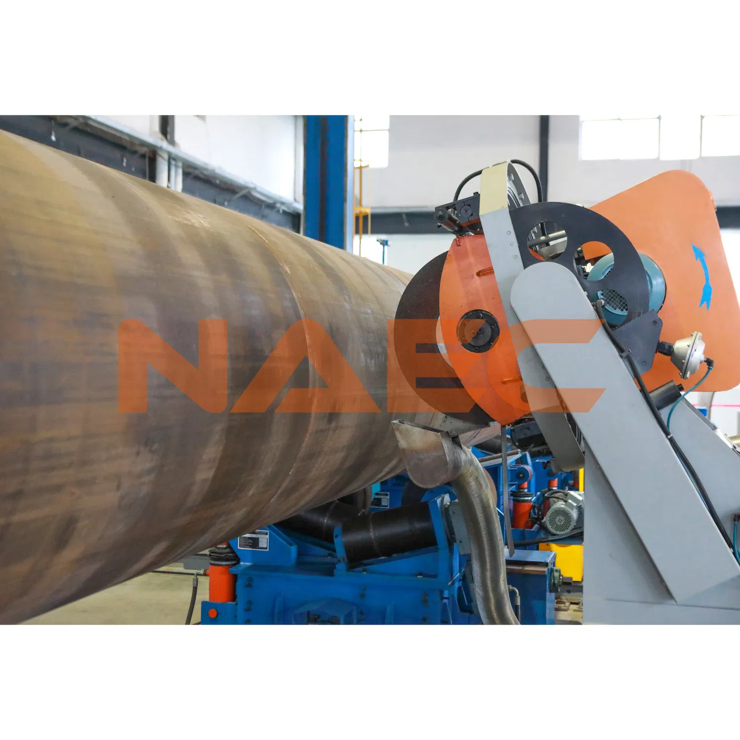 Машина для строжки и шлифовки наружных кольцевых швов