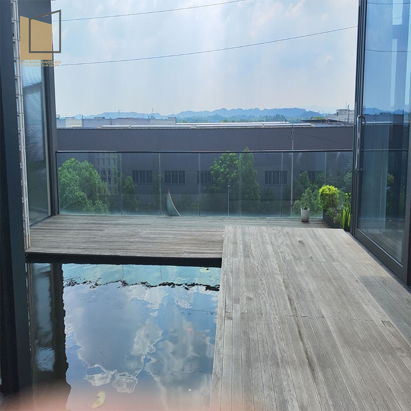 Weatherproof Laminated Glass High Safety Standard Aluminum Balcony Railing