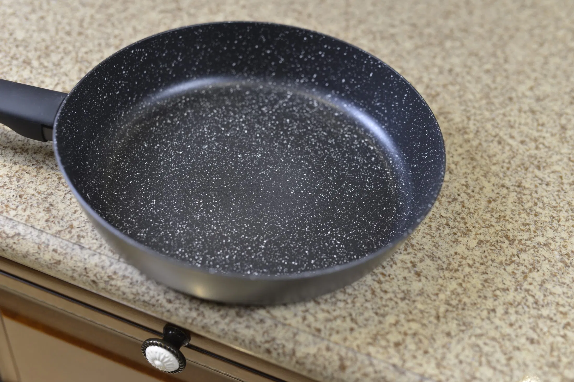 Сковорода алюминиевая 24 см с антипригарным покрытием