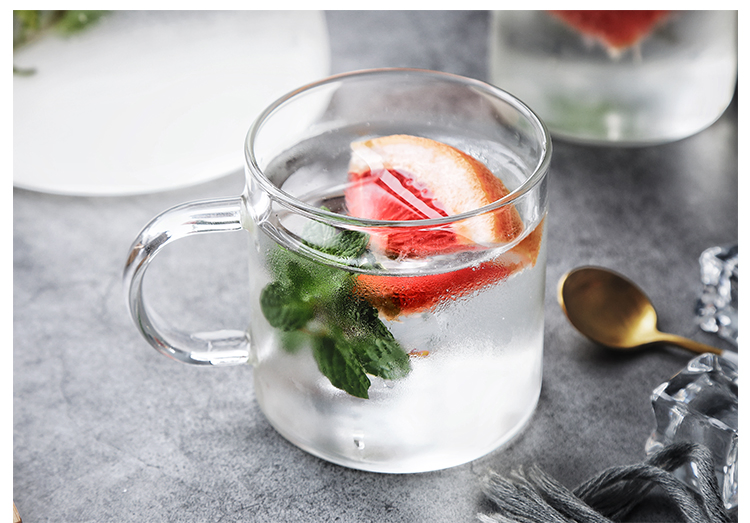 1.3L Clear Borosilicate Glass Water Drinking Carafe Pitcher with Bamboo Lid