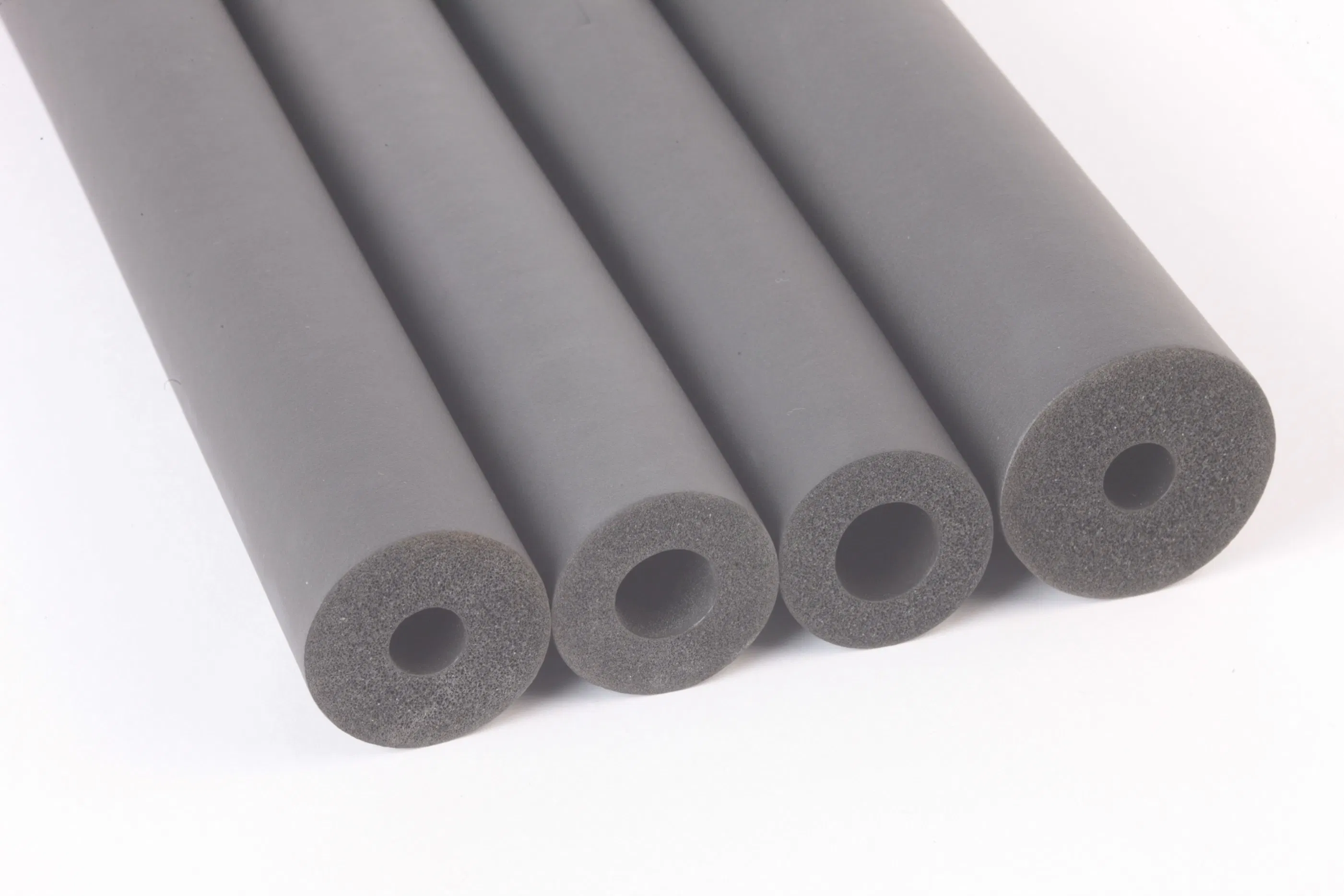 Black PVC/NBR Rubber Plastic Insulation Foam Pipe with RoHS